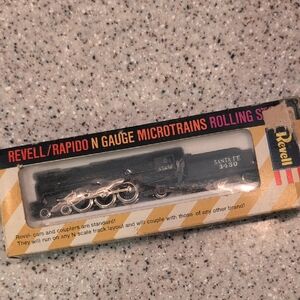 Revell / Rapido N-Guage Steam Locomotive Model No. 2391 Santa Fe / Pacific Type